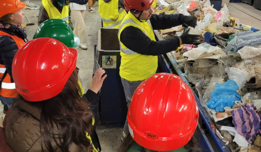 Bolgariya rasmiylari bilan uchrashuvlar tenderlardagi sun’iy oshirilgan narxlar va xarid jarayonlaridagi shaffoflikning yetishmasligi jiddiy tizimli muammolarga olib kelishini ko‘rsatdi. Bu esa O‘zbekiston uchun ham muhim saboq bo‘ldi.