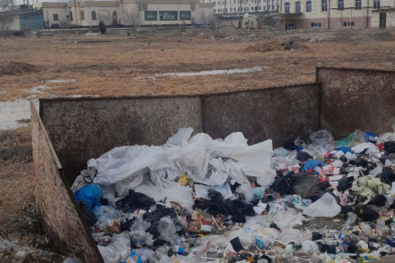 “Aqlli shahar” da’vosiga zid manzara: Urganch markaziy bog‘i nega qarovsiz?