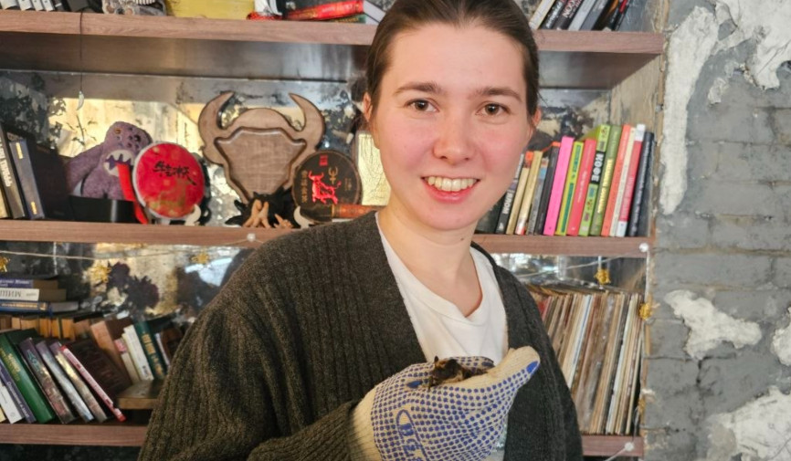 Ko'rshapalaklar O'zbekiston ekotizimining muhim qismidir. Ular atrof-muhit holatining o'ziga xos ko'rsatkichi bo'lib xizmat qiladi. Lekin nima uchun ularning soni kamayib bormoqda? Ulardan qo'rqish qaerdan kelib chiqadi? Ularning qon ichishi rostmi?