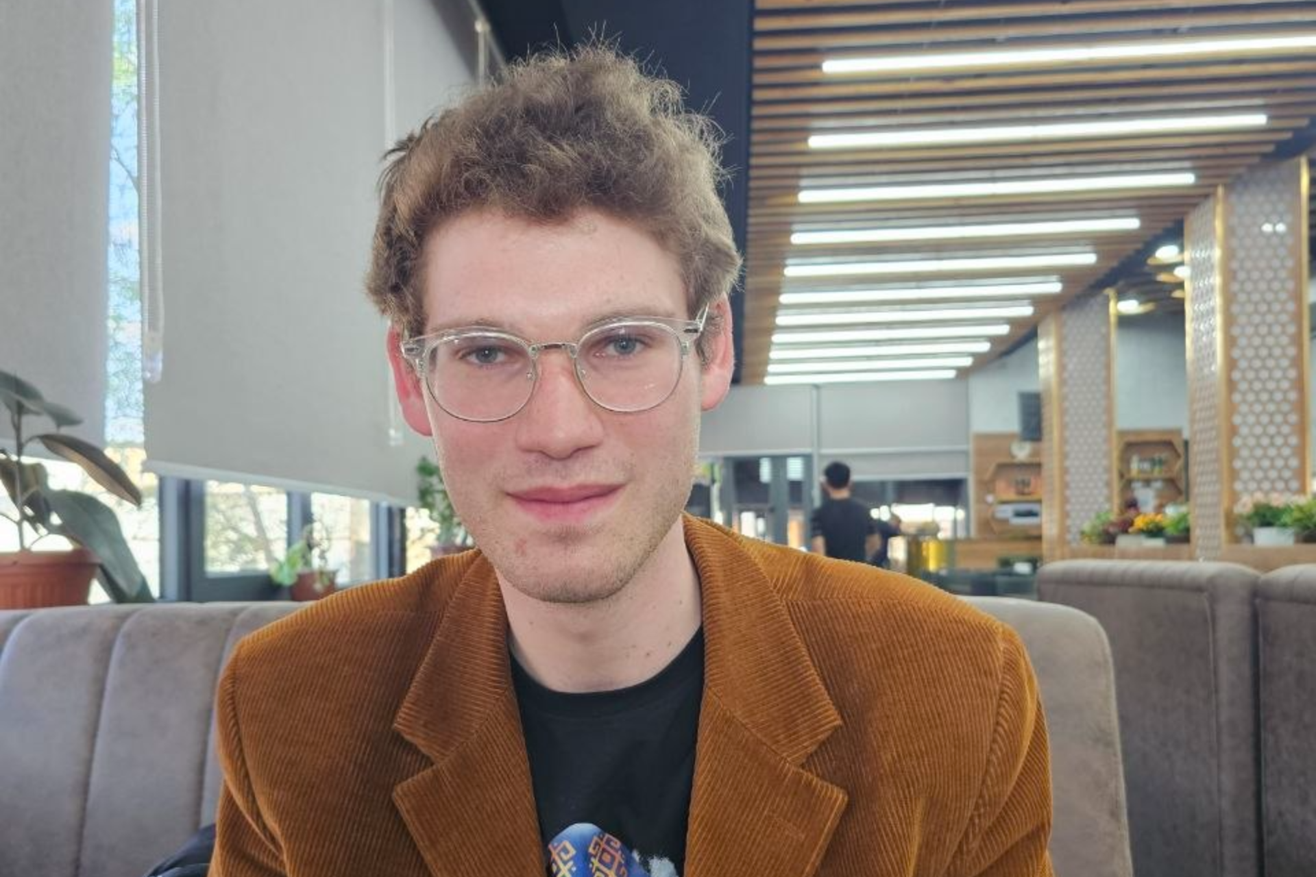 Robert Villard: “Biz muammoni ko‘rsatmaymiz — uni hal qilishni o‘rgatamiz”